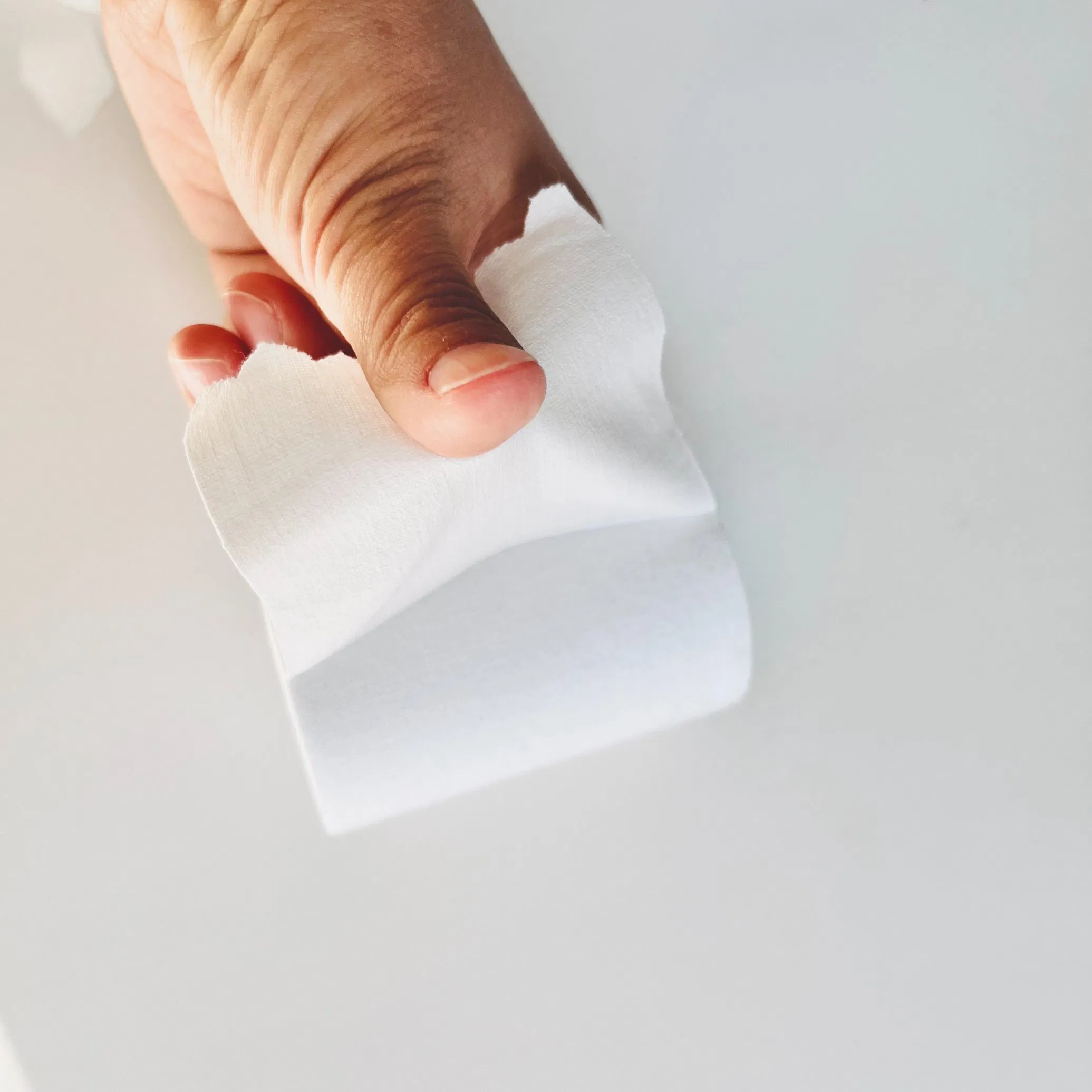 Cotton Zinc Oxide Sports Tape Adhesive Athletic Tape for Injuries Rigid Strapping Plain Edge for Weightlifting Trainers