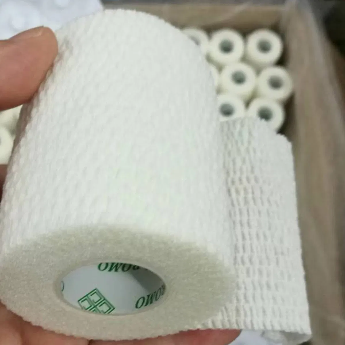 Tearable Cotton Light Elastic Adhesive Bandage Stretch Tape Stretch Adhesive Bandage Elastic Adhesive Wrap Hand Tear Elastic Bandage with CE ISO FDA