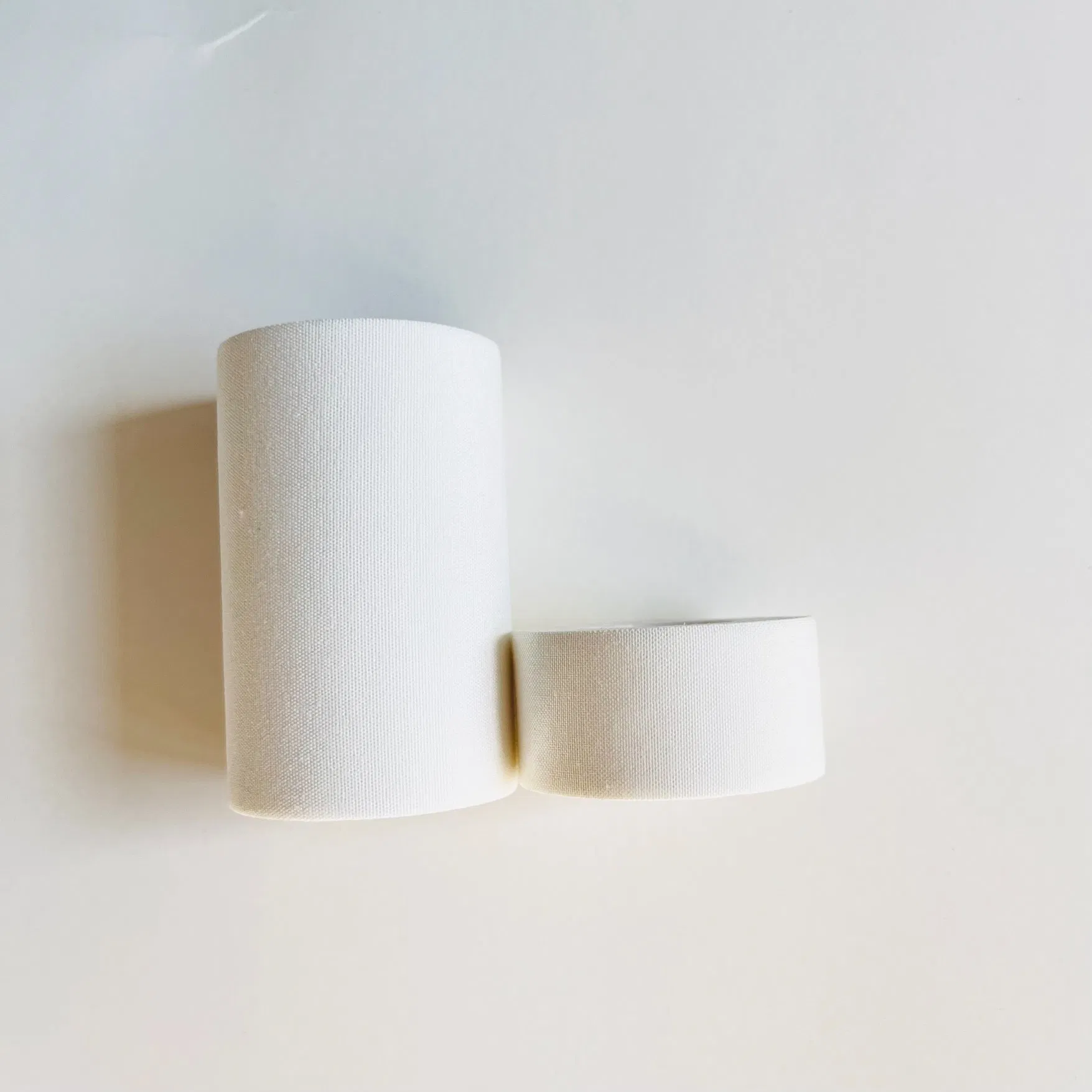 Cotton Zinc Oxide Sports Tape Adhesive Athletic Tape for Injuries Rigid Strapping Plain Edge for Weightlifting Trainers