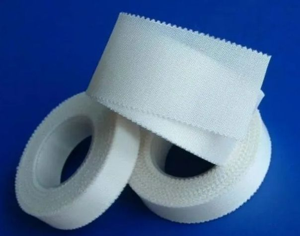 TPS High Quality Medical Silk Adhesive Tape Easy Tear Breathable Surgical Plaster for Ankles Wrist Bandage Wrap Sports Gymnastics Supplies