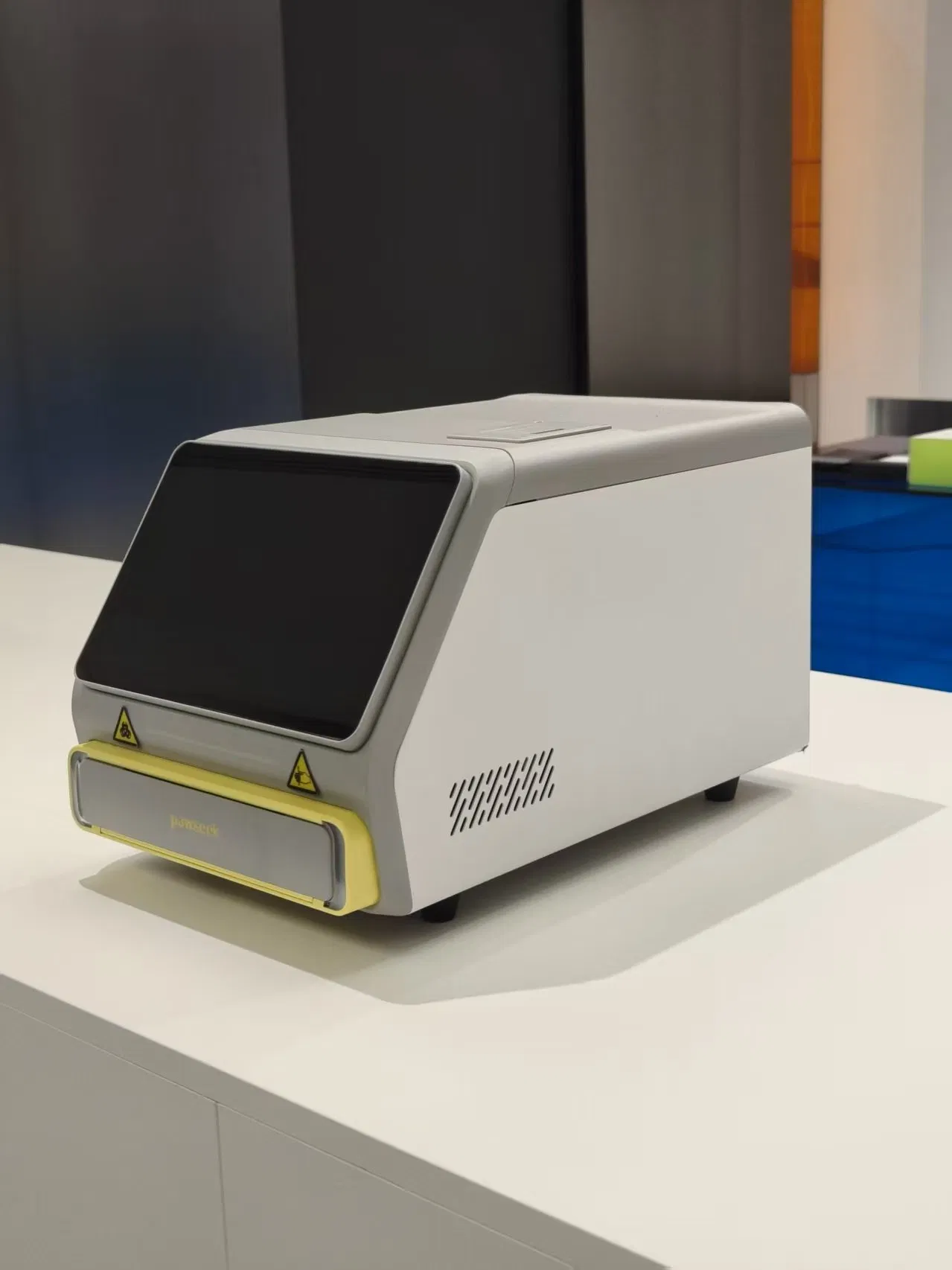 Advanced Immunoassay Testing Device for Rapid Chemiluminescence Analysis