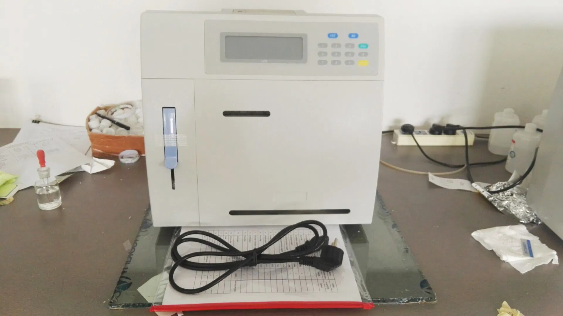Versatile Semi-Auto Analyzer for Blood Gases and Electrolytes