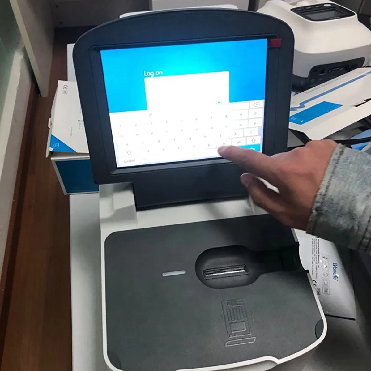 Automatic Touch Screen Blood Gas Electrolyte Analyzer