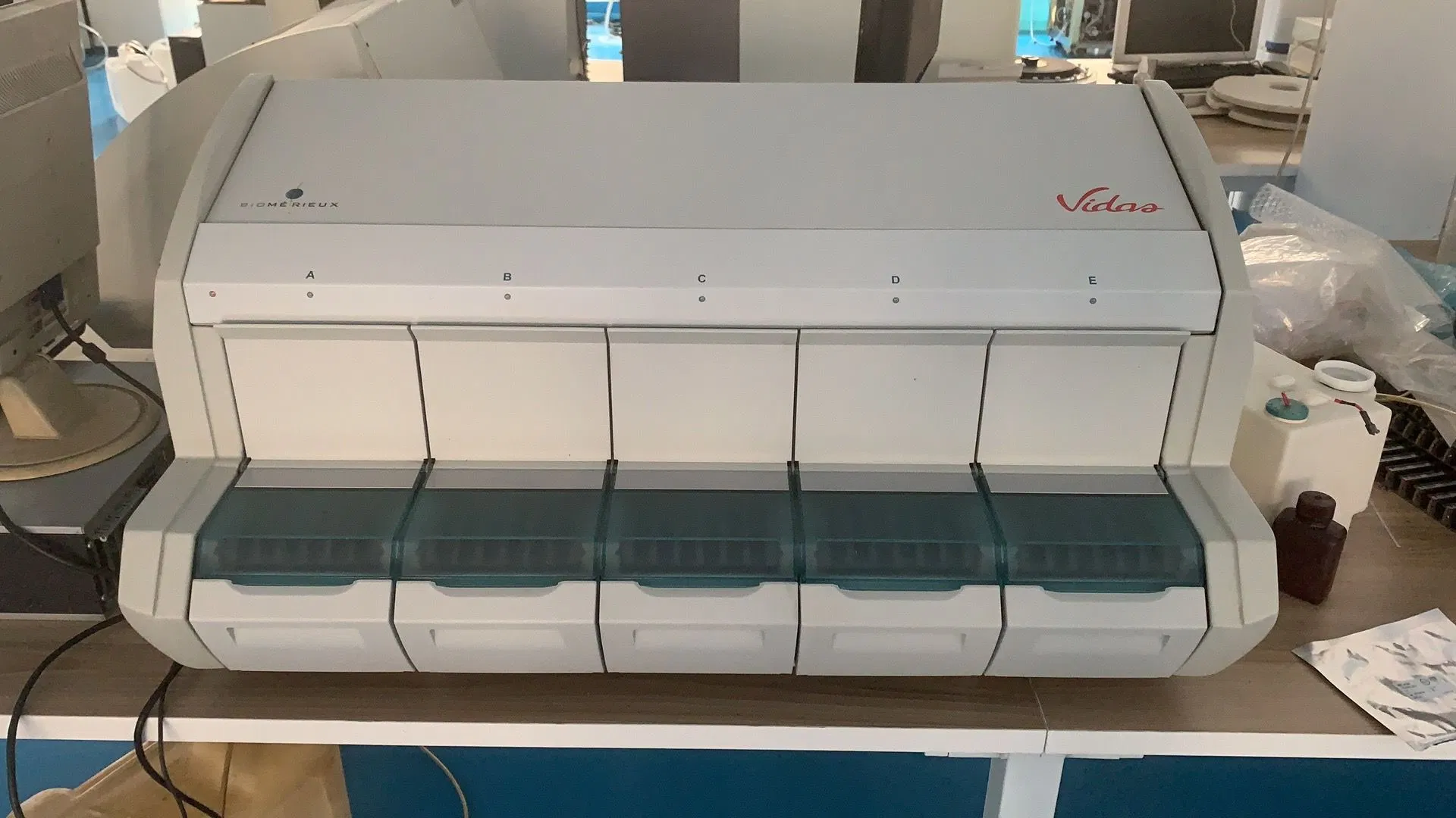 Certified Refurbished Biomerieux Vidas Immunoassay Analyzer: Reliable Automated Testing for Clinical Lab