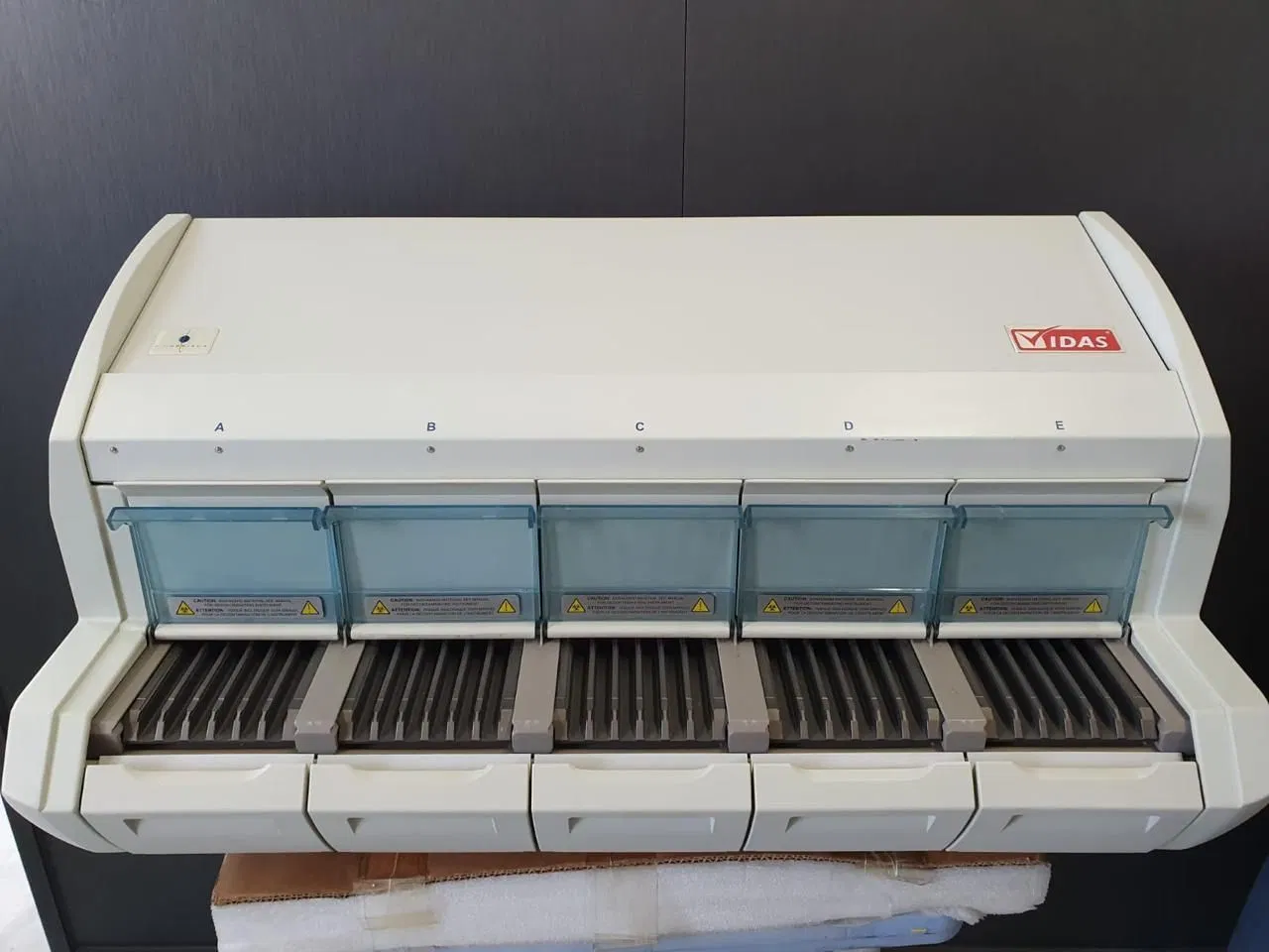 Certified Refurbished Biomerieux Vidas Immunoassay Analyzer: Reliable Automated Testing for Clinical Lab