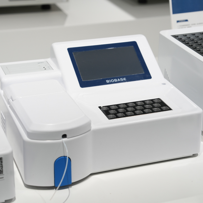 Biobase M 7inch Touch Screen Chemistry Analyzer 340~630nm Clinical Semi-Auto Blood Chemistry Analyzer