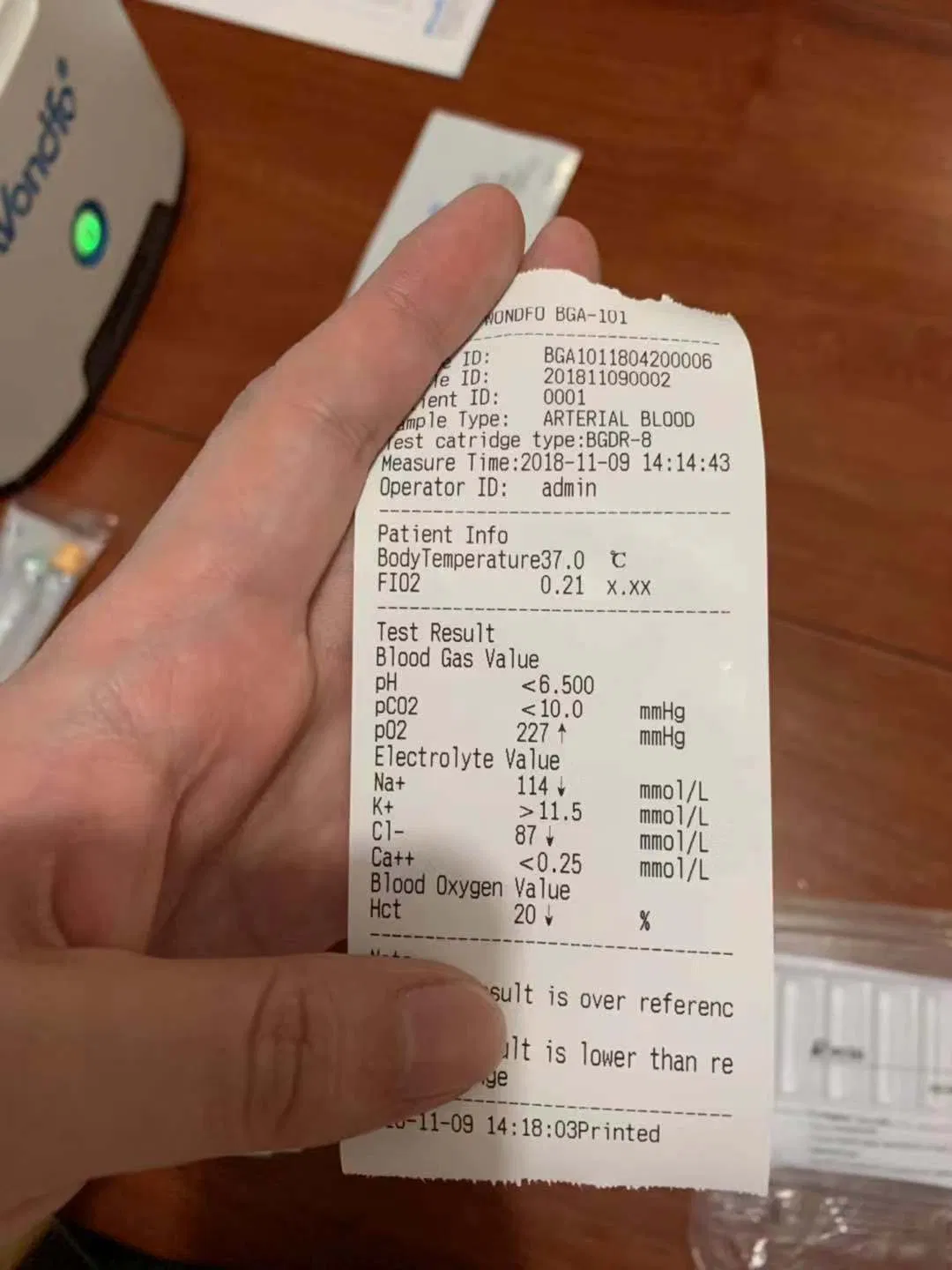 Automatic Touch Screen Blood Gas Electrolyte Analyzer