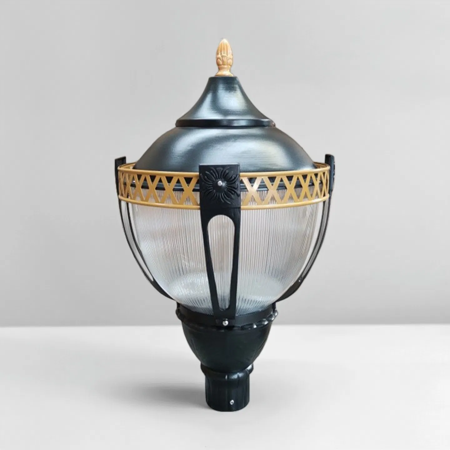 Luz de jardín solar LED con diseño de poste para uso exterior