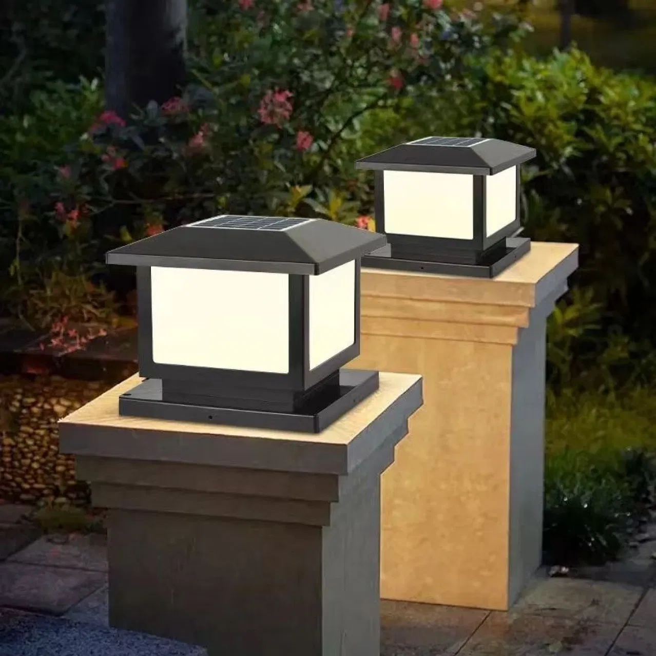 Luces de Poste de Cerca Solares Premium con LEDs Cálidos Eficientes en Energía