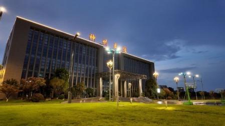 Fábrica de paneles solares LED para faroles de jardín en parques y exteriores