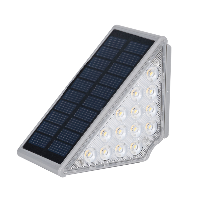 Luces de escalera triangulares solares ajustables para la seguridad del camino
