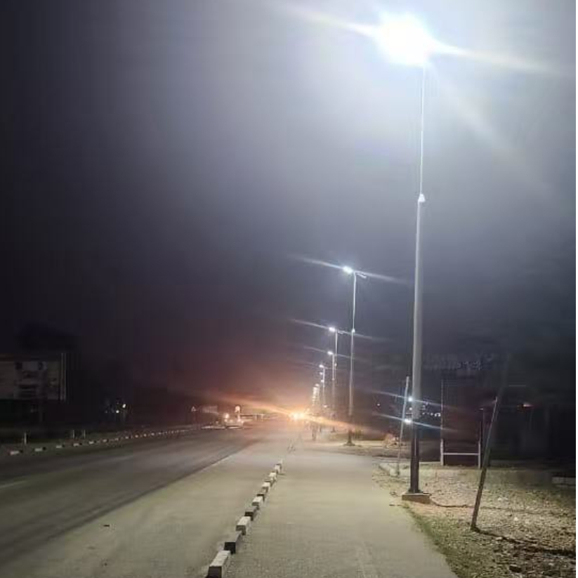 Fábrica Directa ODM Oed Personalizar 60W 70W 80W 90W 100W Luz de Calle Solar LED Integrada a Prueba de Agua Todo en Uno con Sensor de Movimiento Sistema de Panel