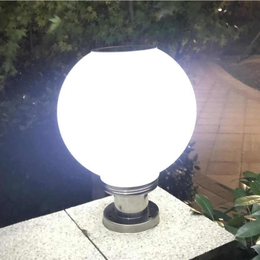 Luces decorativas de pared para cercas exteriores solares a prueba de agua para el jardín y el césped
