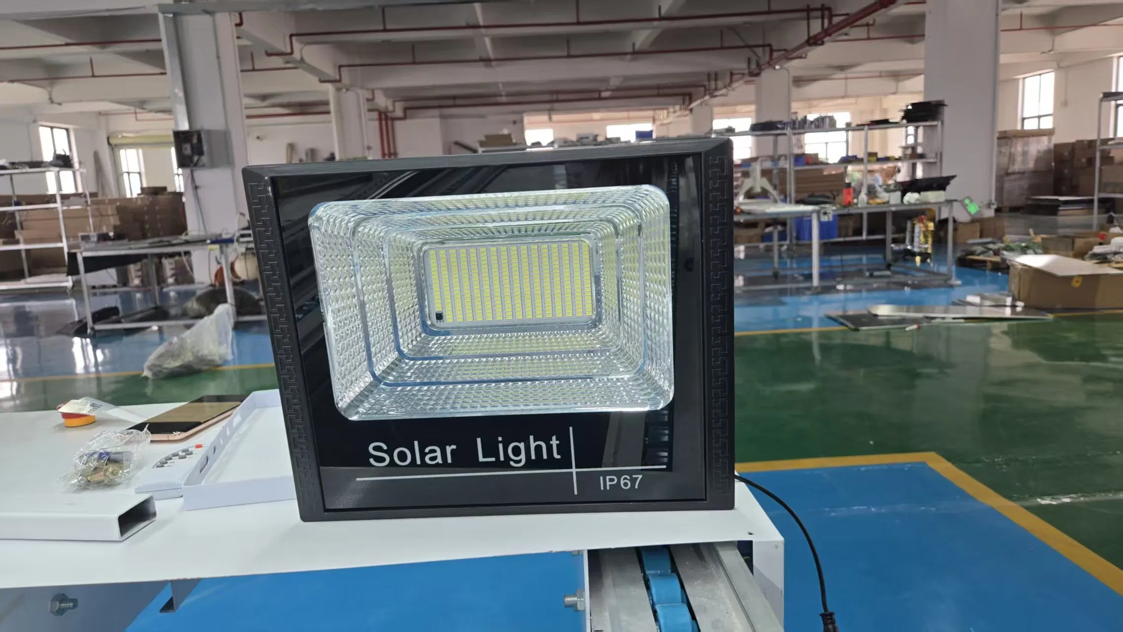 100W/6000K Luz Solar de Inundación Exterior con Control Remoto Luz de Seguridad Solar para Jardín Gazebo Cobertizo