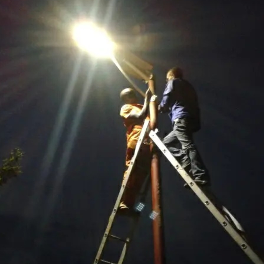 Fábrica Directa ODM Oed Personalizar 60W 70W 80W 90W 100W Luz de Calle Solar LED Integrada a Prueba de Agua Todo en Uno con Sensor de Movimiento Sistema de Panel
