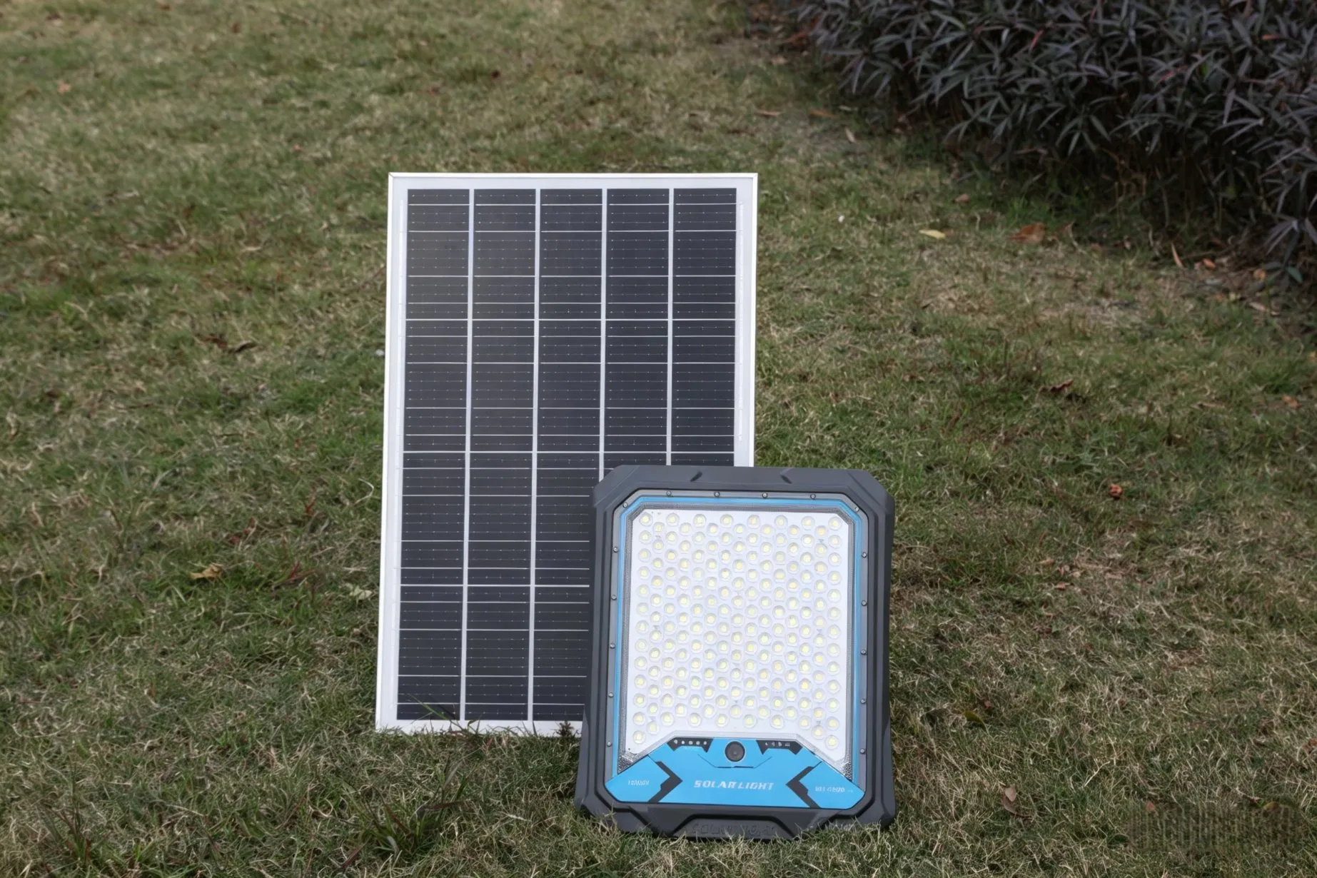 Nueva 200W Luz de Inundación Solar con 1440p Cámara Luz de Seguridad Solar Alimentada por Energía con Sensor de Movimiento Luz de Pared IP66 a Prueba de Agua para Jardín