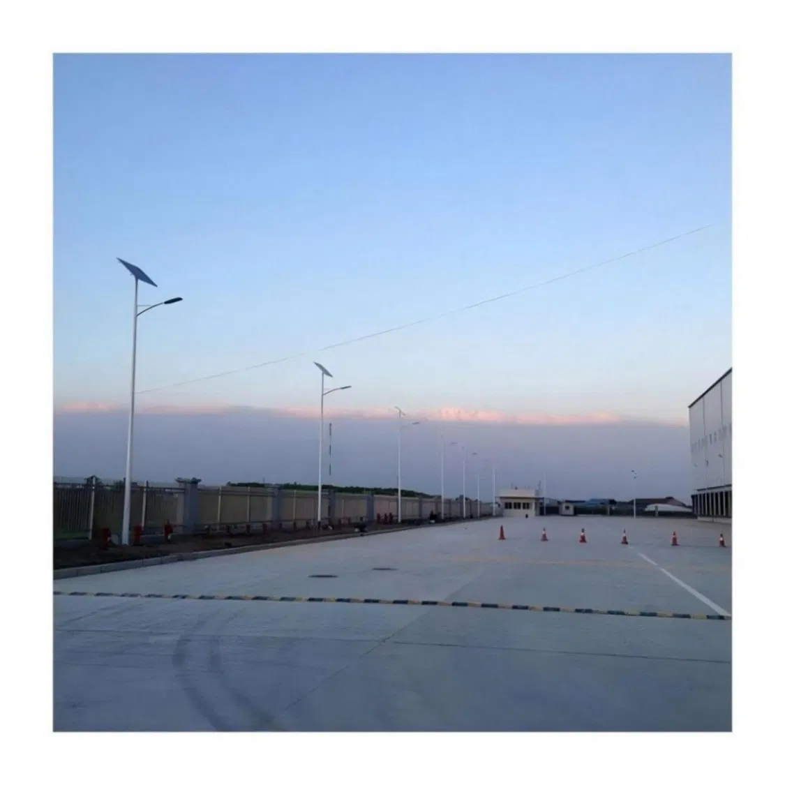 Luz de Calle Solar LED con Sensor de Movimiento Impermeable 1000W Luz de Jardín Super Brillante para Caminos y Carreteras Grande Luz Solar de Calle Exterior
