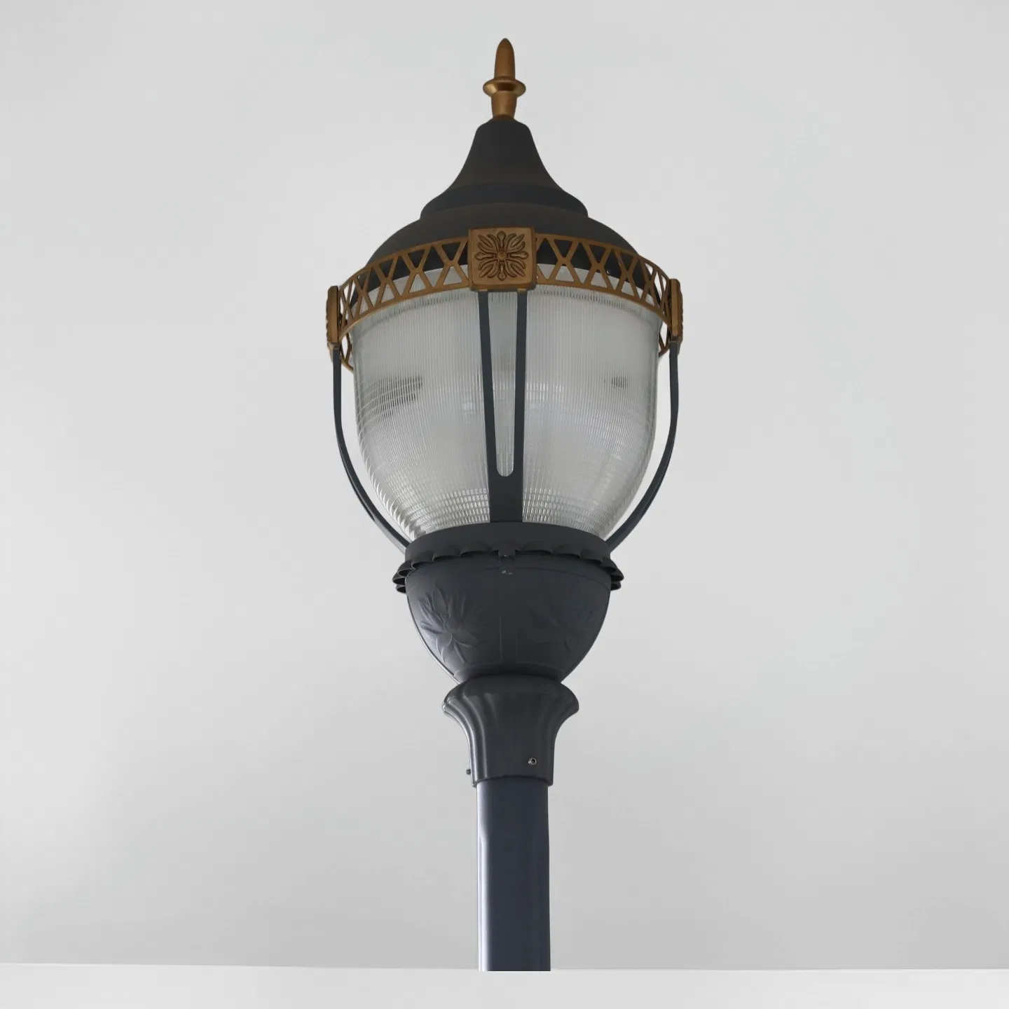 Luz de jardín solar LED con diseño de poste para uso exterior