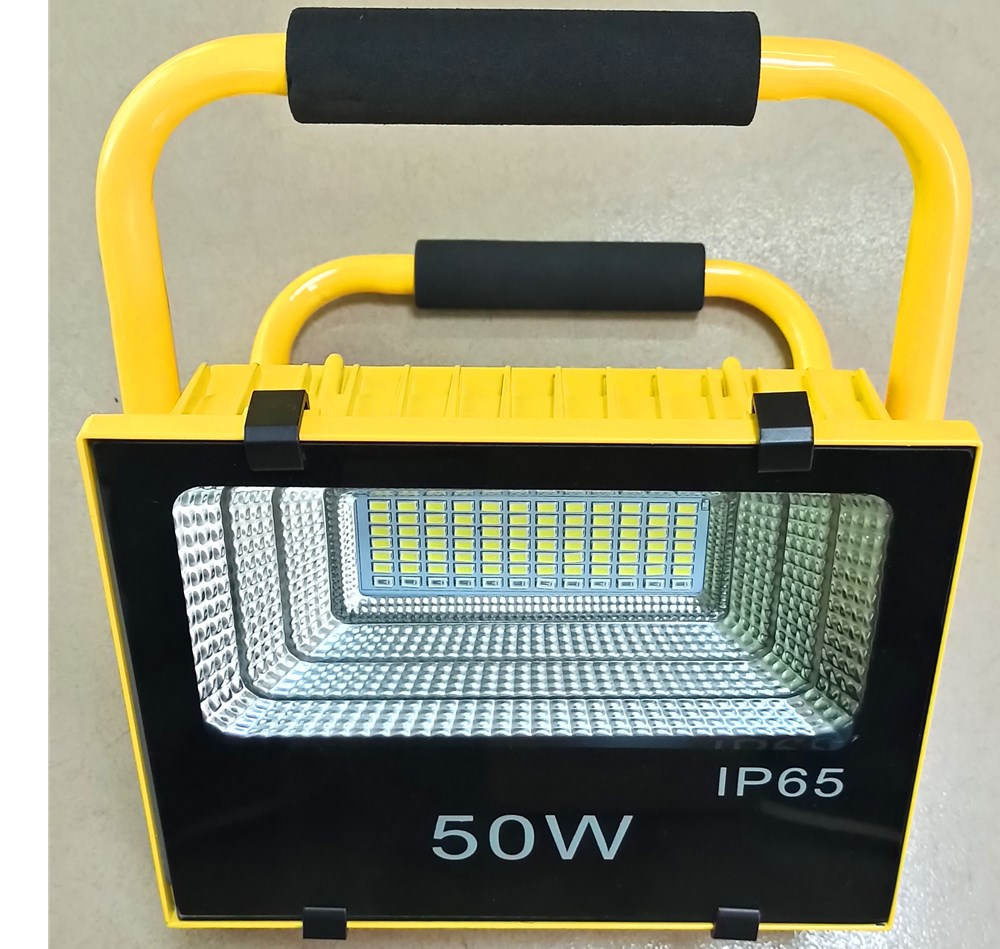 Yaye 18 Venta Caliente 50W/100W Luz de Inundación Solar Portátil/ 50W/100W Foco LED Solar Recargable Portátil