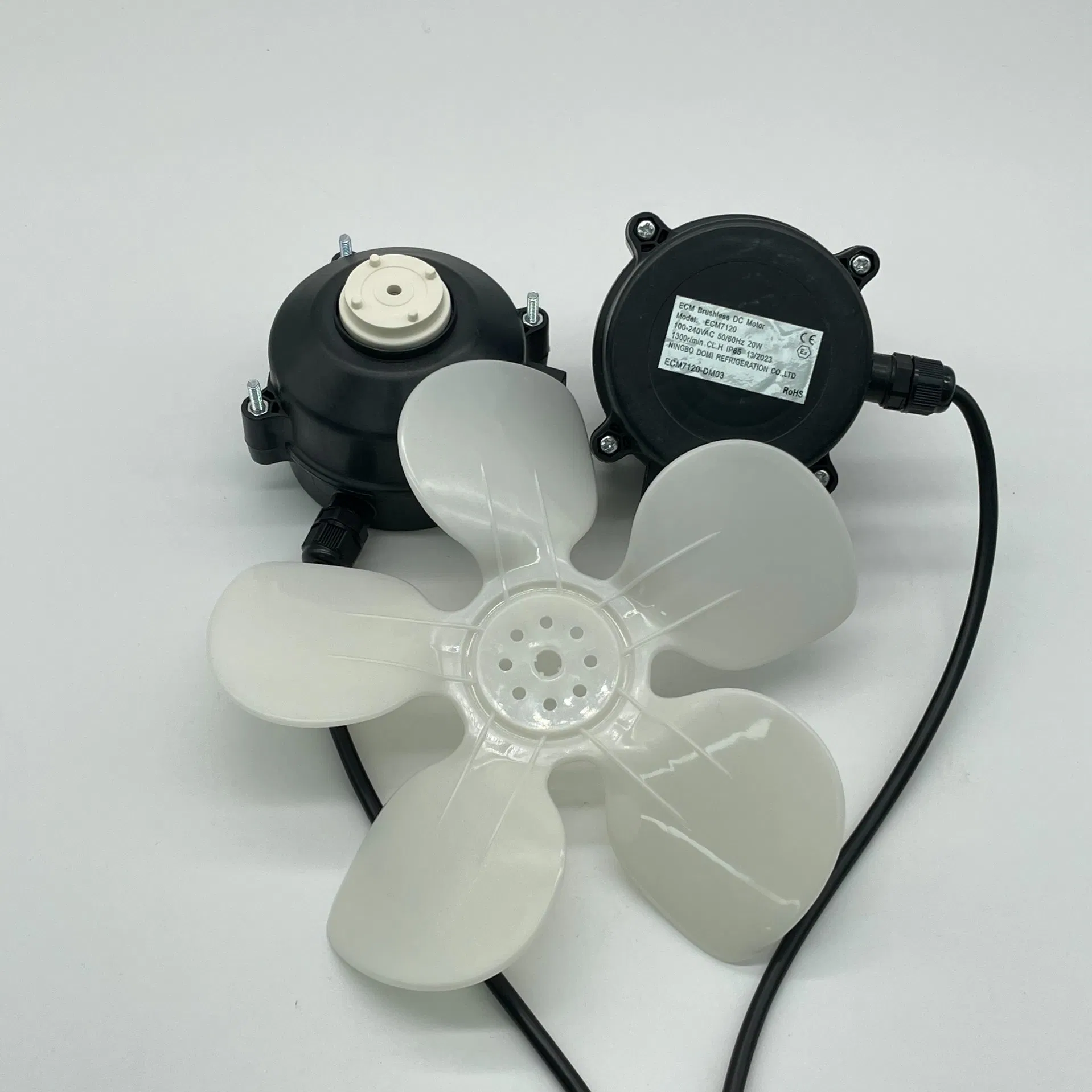 Versatile Brushless Ec Motor AC DC 100-240V 6115 Refrigeration and HVAC Fan Motor Ecm Brushless Motor with Plastic Blade