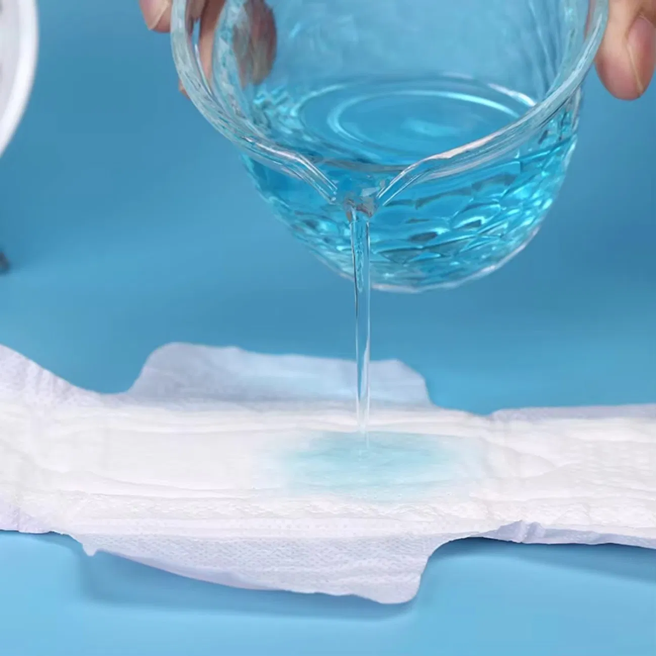 Venta Caliente Almohadilla Sanitaria de Algodón Orgánico con Iones Negativos para Mujeres Súper Higiene Femenina Toalla Transpirable de Bambú Precio Competitivo