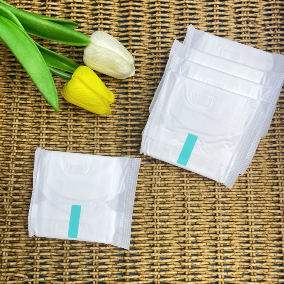 Muestra gratuita de compresa menstrual desechable de algodón orgánico para mujeres