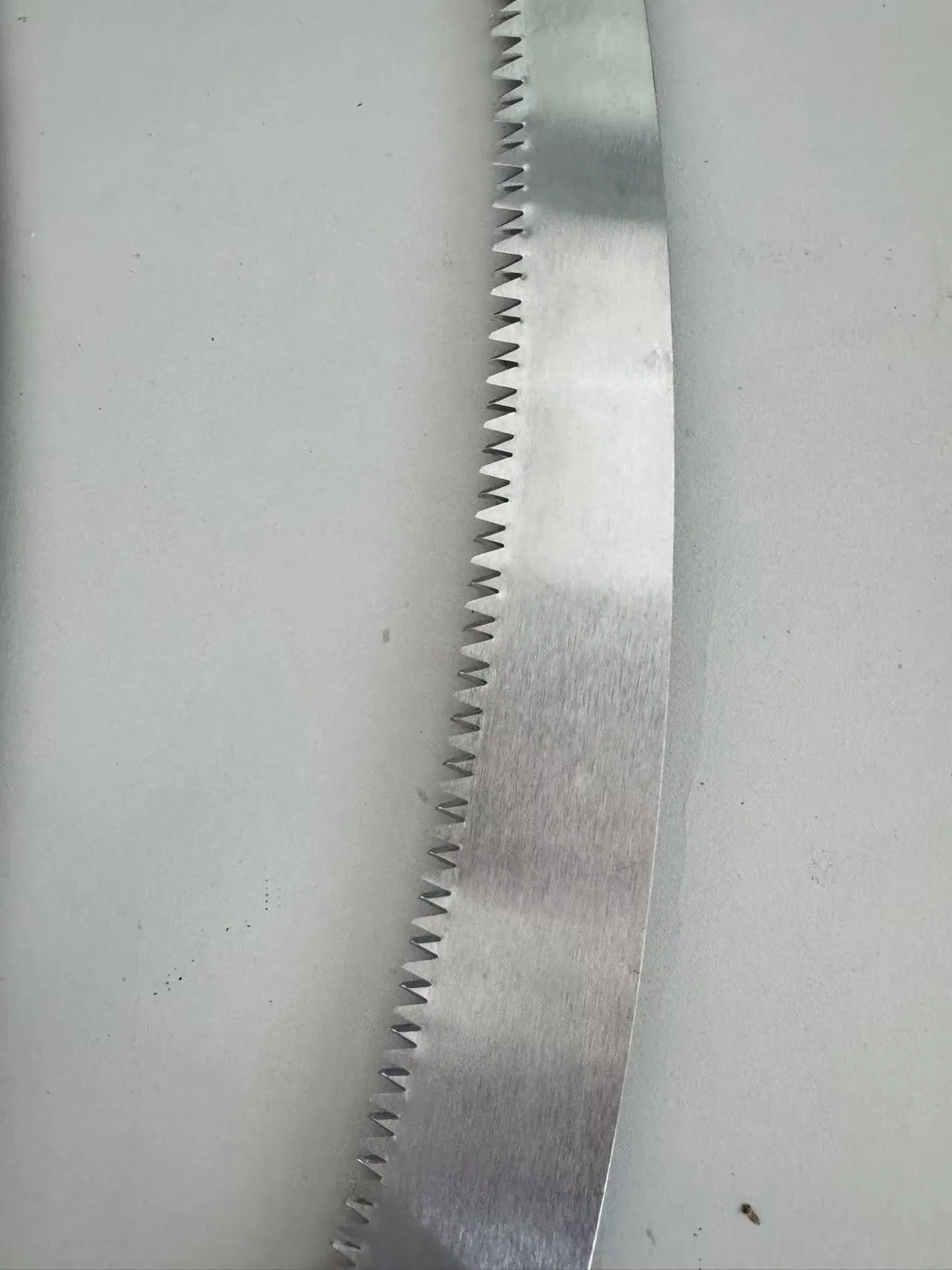 Compact Garden Folding Saw Ideal for Outdoor Gardening Tasks