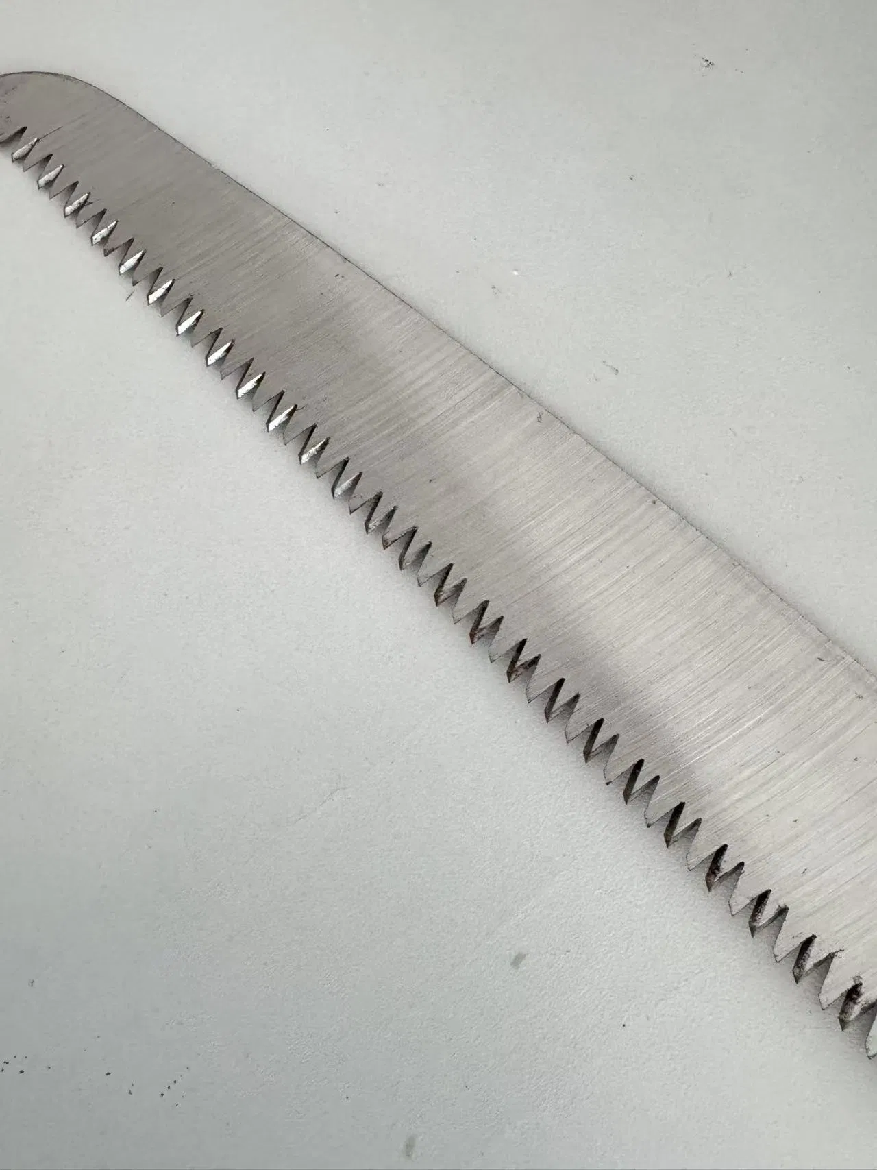 Compact Garden Folding Saw Ideal for Outdoor Gardening Tasks