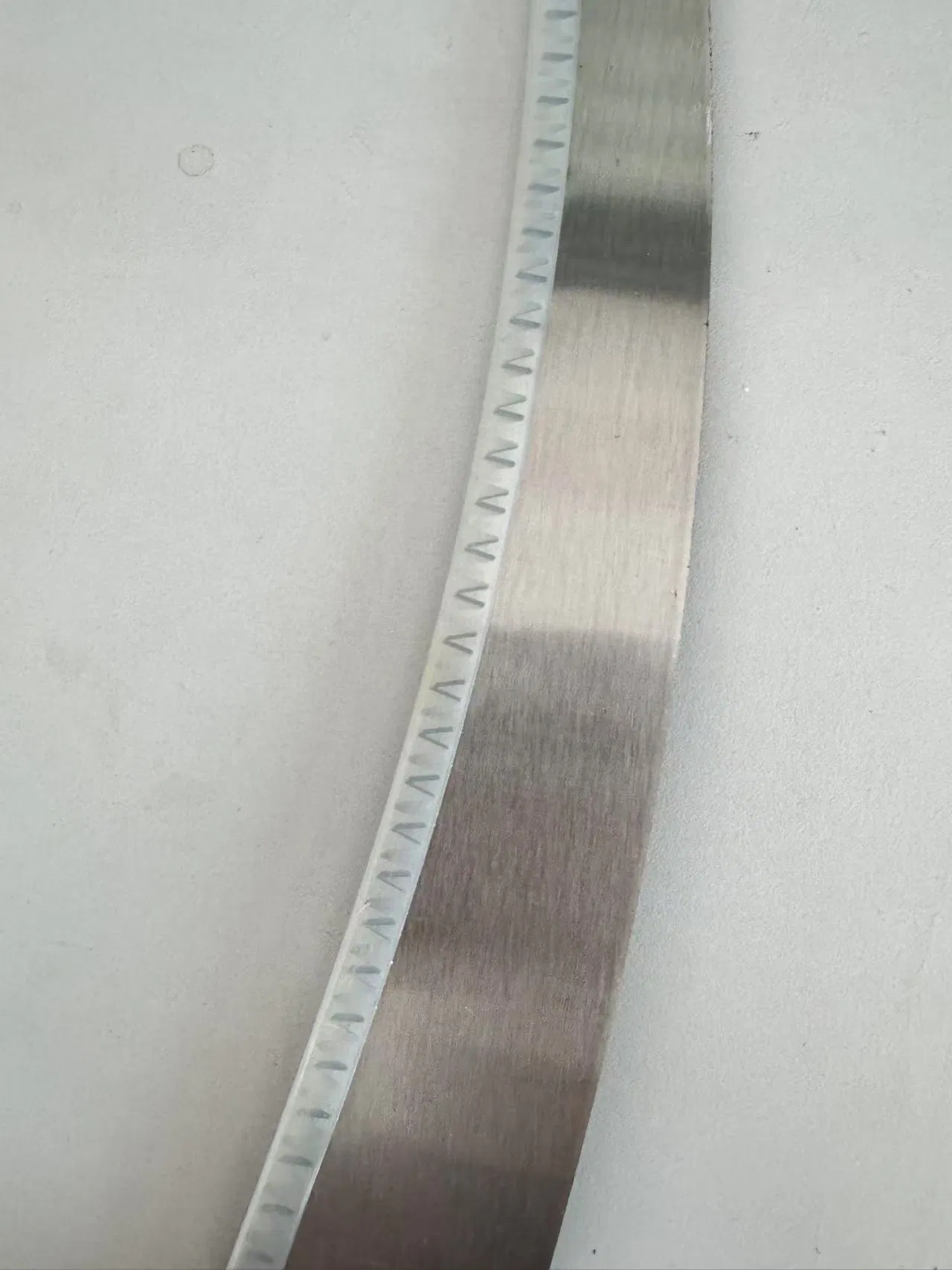 Compact Garden Folding Saw Ideal for Outdoor Gardening Tasks