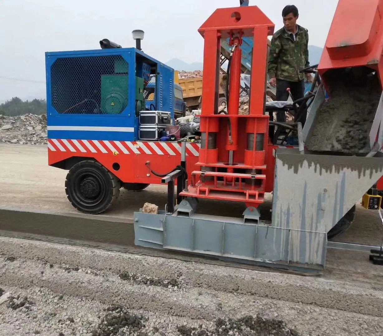 Construction Usage Concrete Curbing Paver Machine Road Curb Machine Concrete Paver Extruder Gutter Machine for Sale