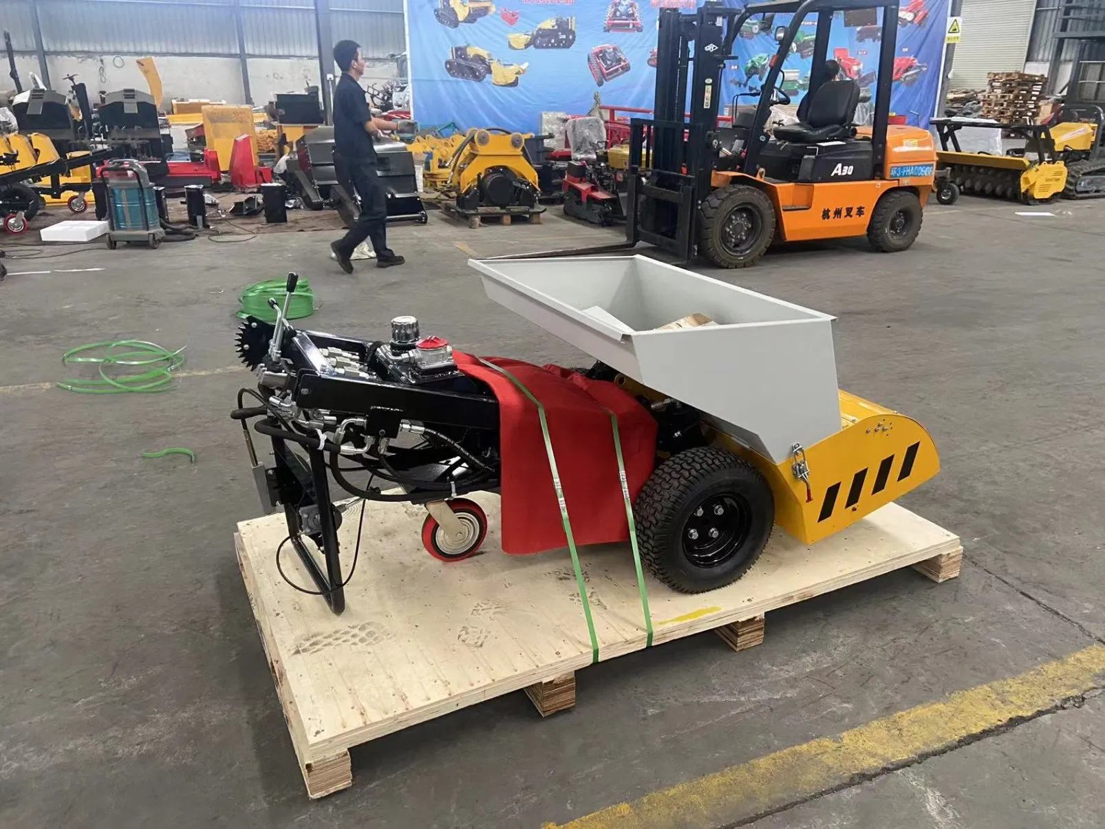 Mini Walk Behind Asphalt Paving Machine Paver for Garden Small Construction Use