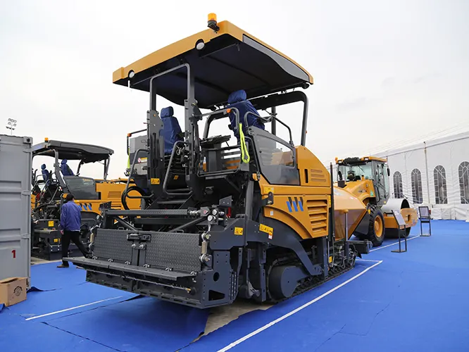 Asphalt Concrete Paver RP452L Work View 2