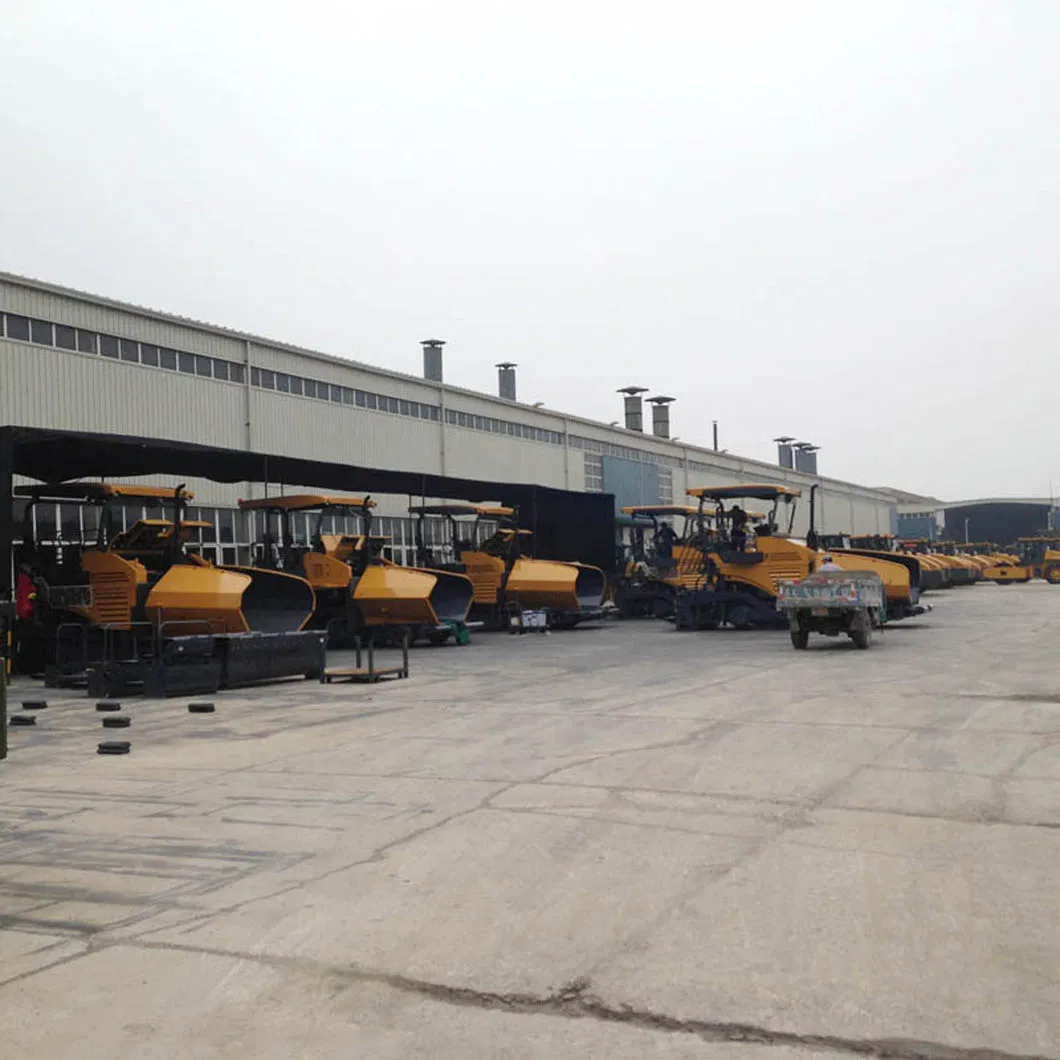 Asphalt Paver RP903 Side View