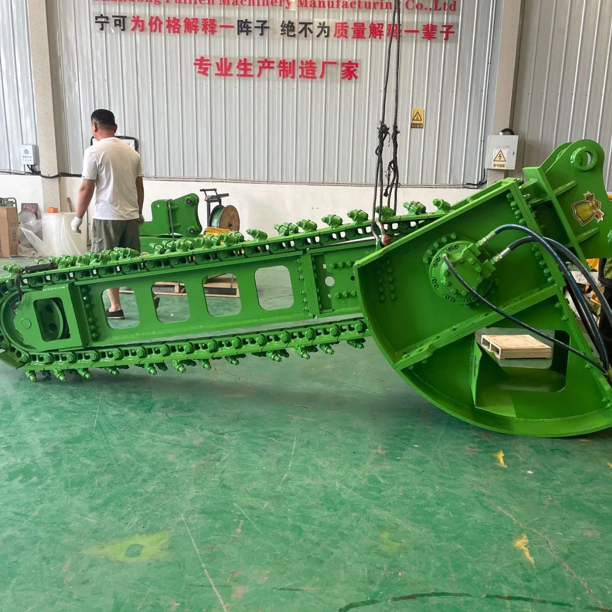 Hydraulic Trencher with Chain Saw Ditching Trenching Machine Excavator Rock Trencher