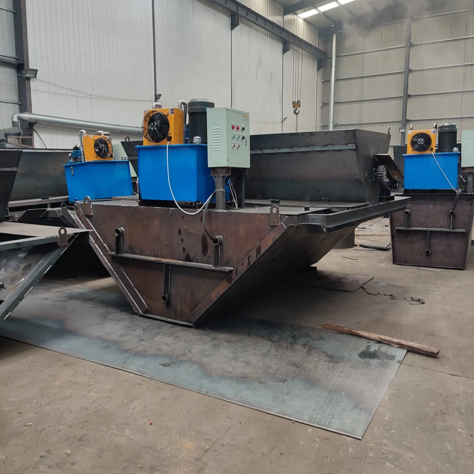 Cast-in-Place Concrete Roadside Ditch Repair Machine Ditch Forming Machine Slipform Machine
