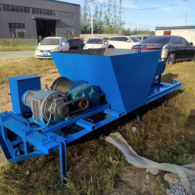Self-Propelled U-Shaped Concrete Channel Lining Machine Water Conservancy Ditch Forming Machine