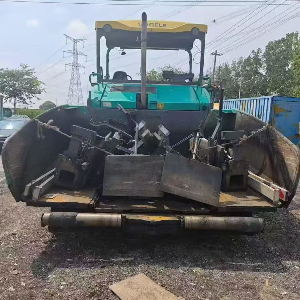 Precision Parking Lot Used Asphalt Paver for Small Area Projects