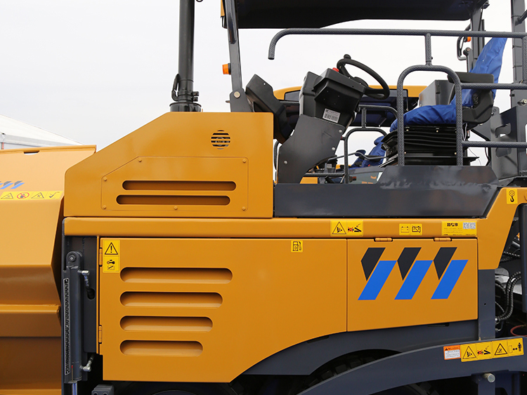 4.5m Asphalt Concrete Paver RP453L Hydraulic-Driven Small Wheeled Paver