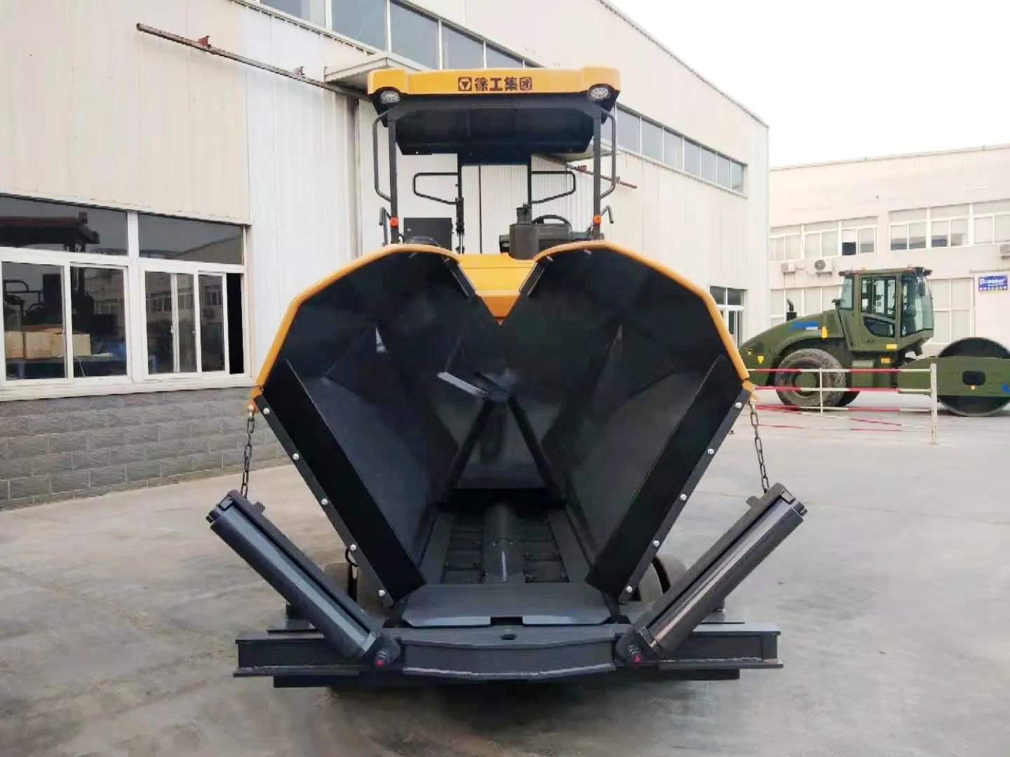 New RP453L 4.5m 73.5kw Small Mini Crawler Wheel Asphalt Concrete Paver Machinery for Road Paving