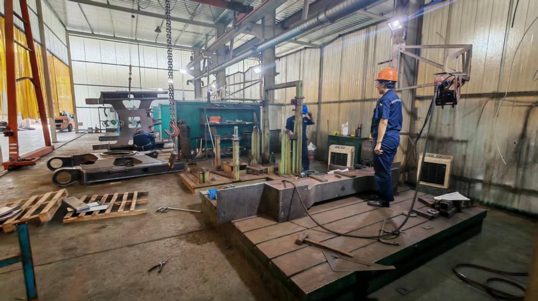 Automated welding machine in MRECH production line