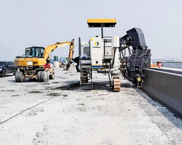 Slipform Canal Paver Sp8000 Curb Machine 12m Mesin Slipform Paver Concrete for Sale