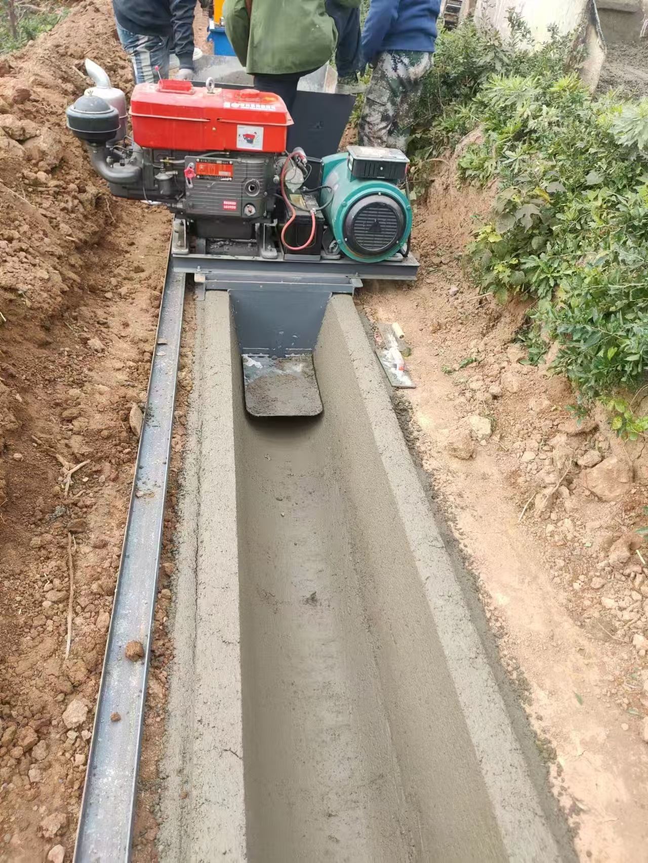 Drainage Ditch Forming Machine canal Lining Machine for Drainage of Railway Ditch