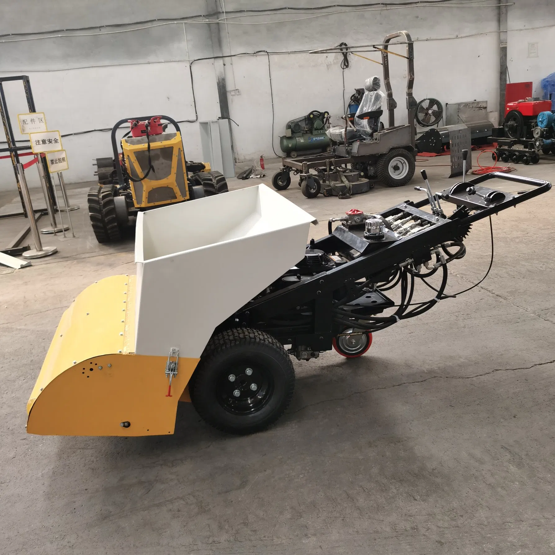 Mini Asphalt Pitch Small Roller Road Asphalt Paver Finisher Asphalt Pavers for Sale