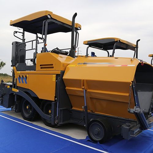 Road Paving Machinery 4.5m RP405 RP405IV Small Bituminous Paver Asphalt Paver with 350t/H Theoretical Productivity