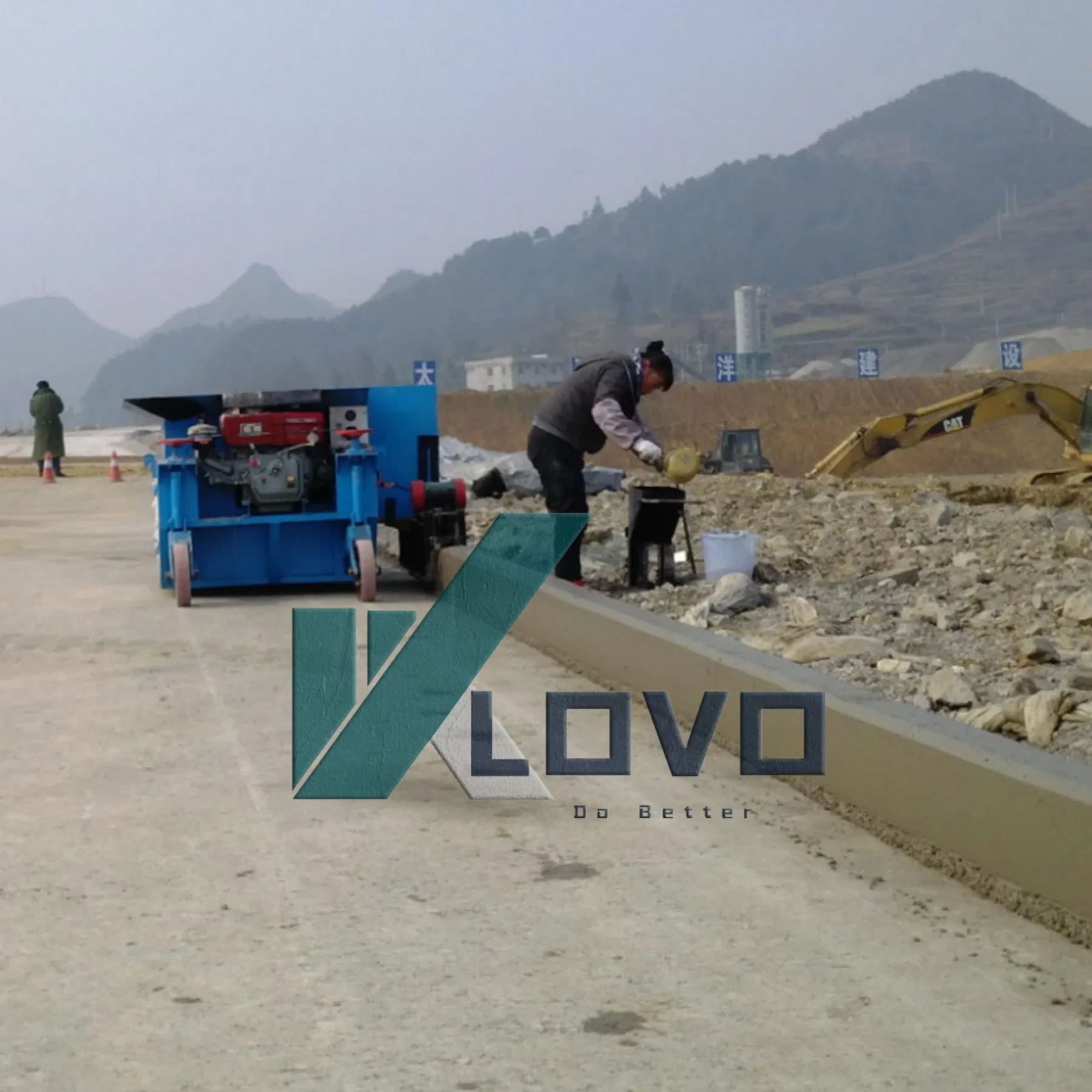 Economical Ditch Lining Machine Concrete Road Curb and Gutter Machine Highway Slipform Curb Machine with Engine