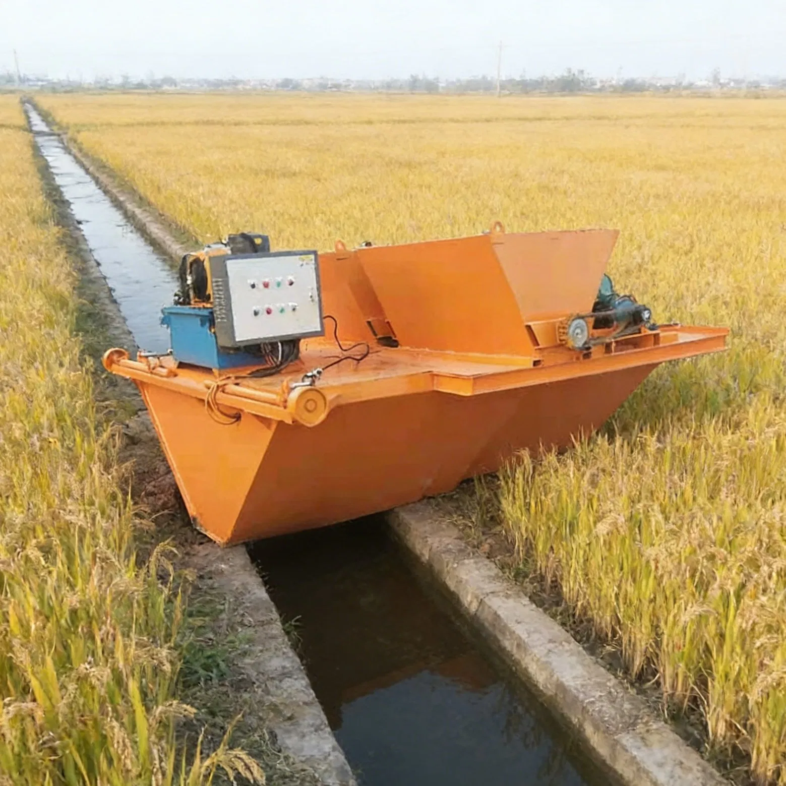 Tow-Type Trapezoidal Canal Forming Machine Highway Drainage Ditch Forming Machine Tow-Type Canal Construction Equipment