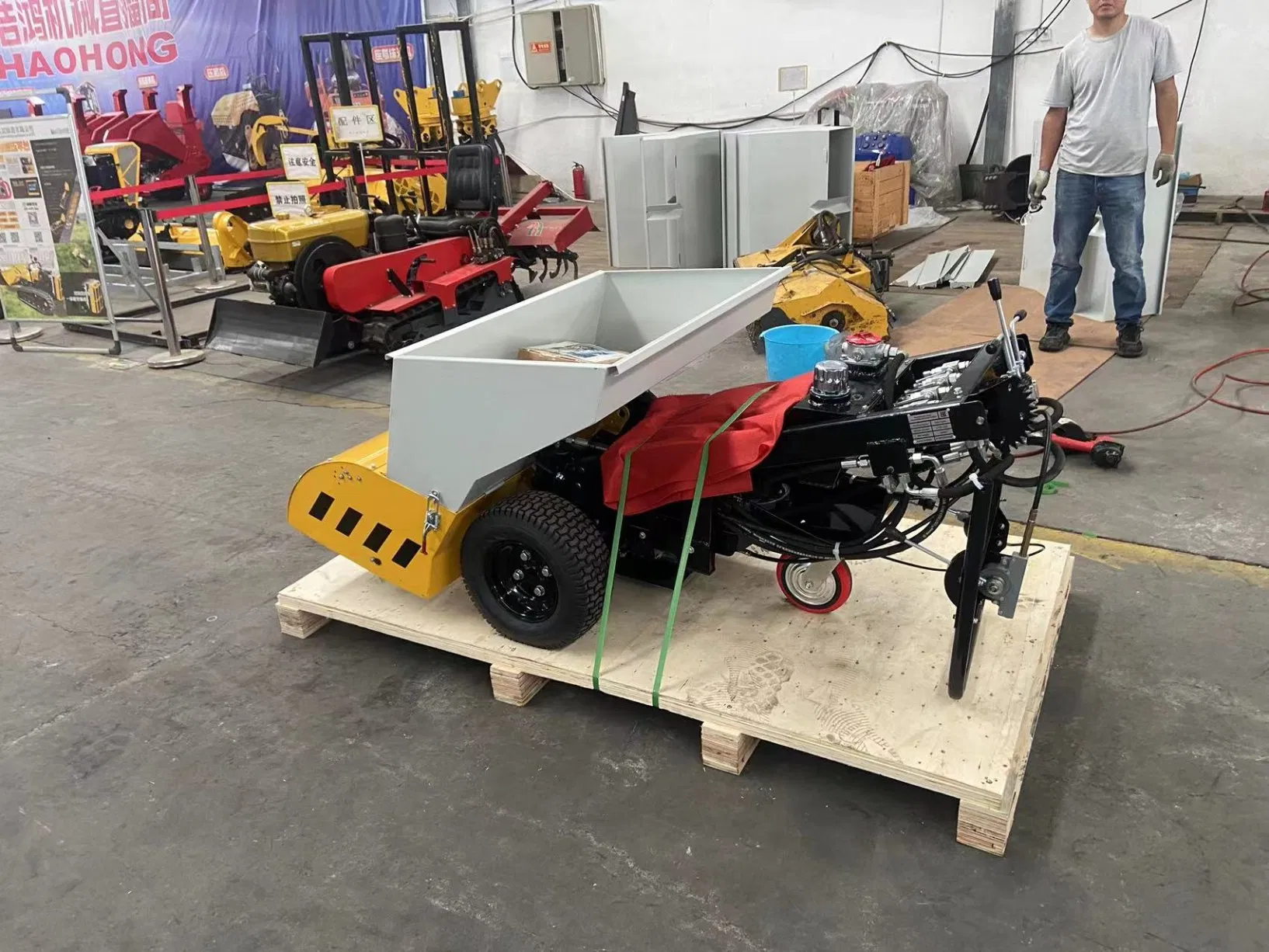 Mini Walk Behind Asphalt Paving Machine Paver for Garden Small Construction Use
