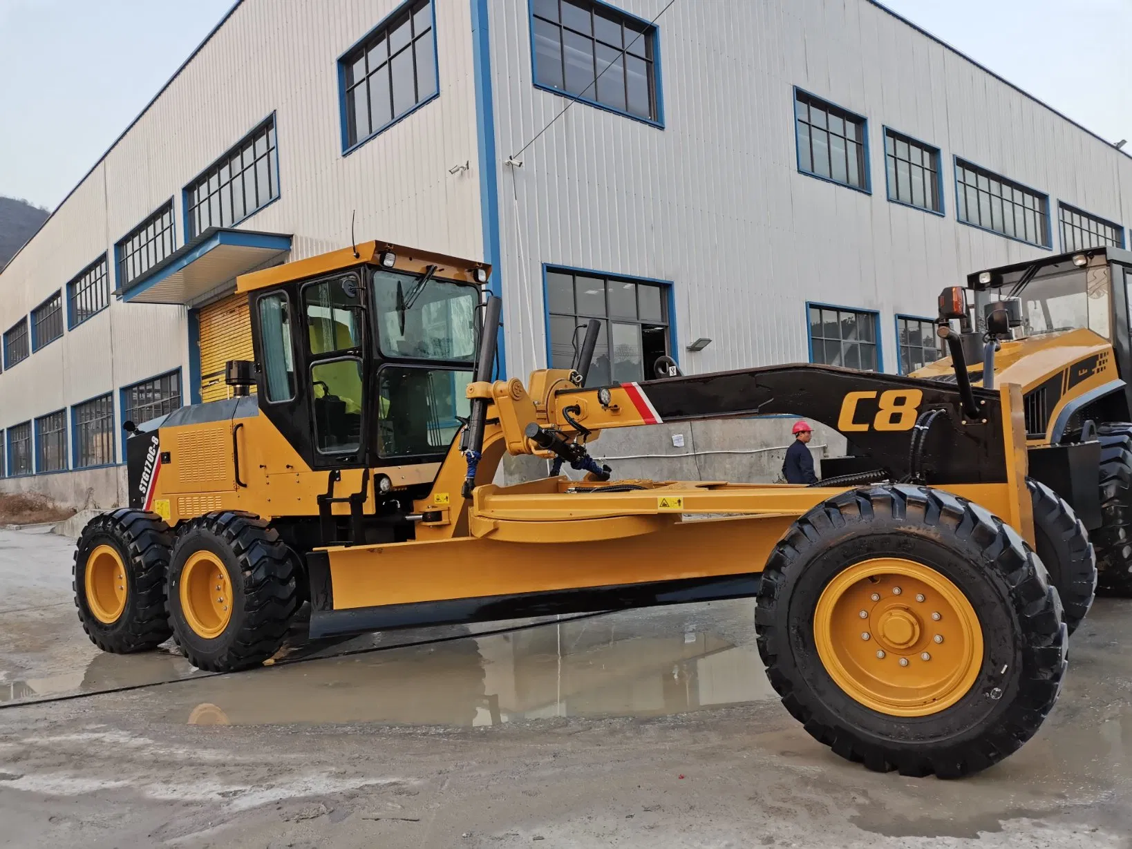 Road Construction 132.5kw 750nm Motor Grader Stg170c for Drainage Ditches