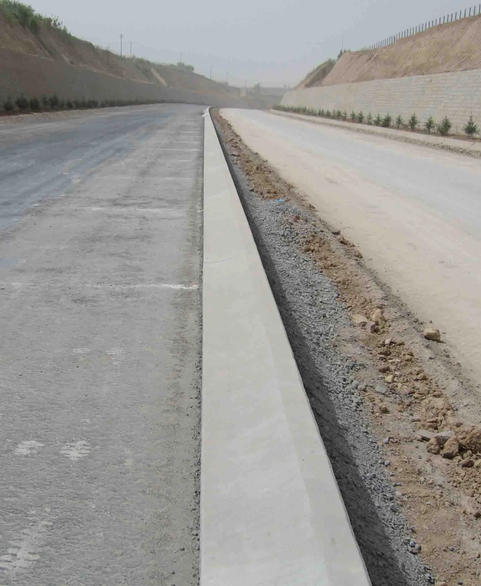 Powercurb Concrete Curb Slipform Paver Mc4000 for Road Curb, Barrier and Gutter