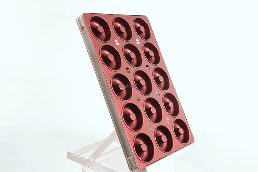 Donut Baking Pan Detail